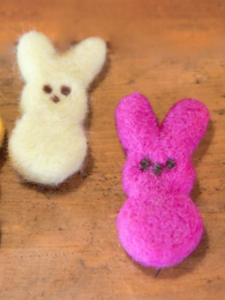 felted crafts in the shape of marshmallow Peeps